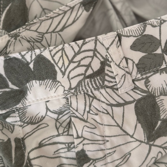 Talbots Women’s Floral Chino Ankle Pant Size 14P Mid Rise Casual Green White - Picture 8 of 8